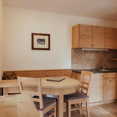 Refugium Laflu Apartments Corvara In Badia Bagian luar foto