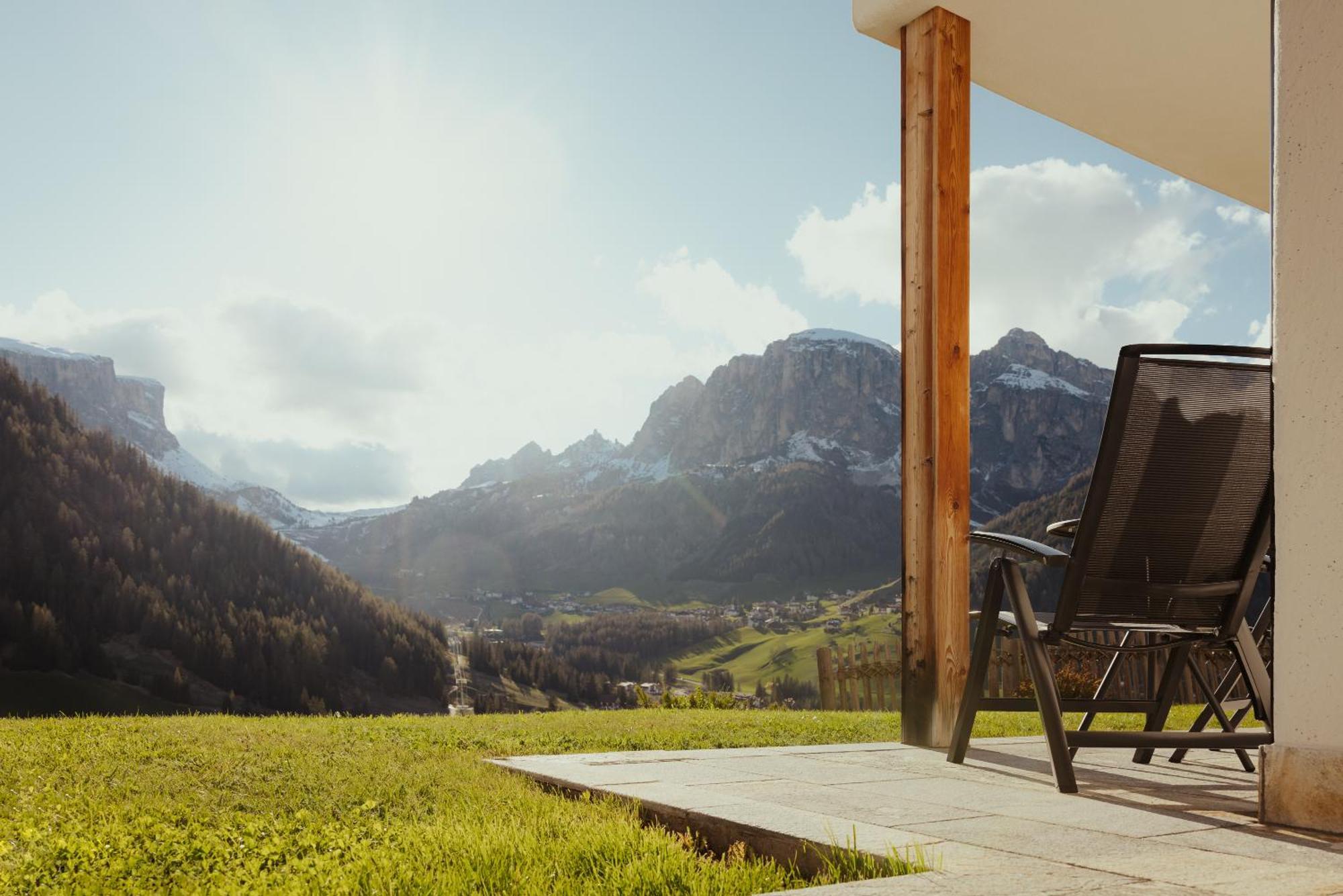 Refugium Laflu Apartments Corvara In Badia Bagian luar foto